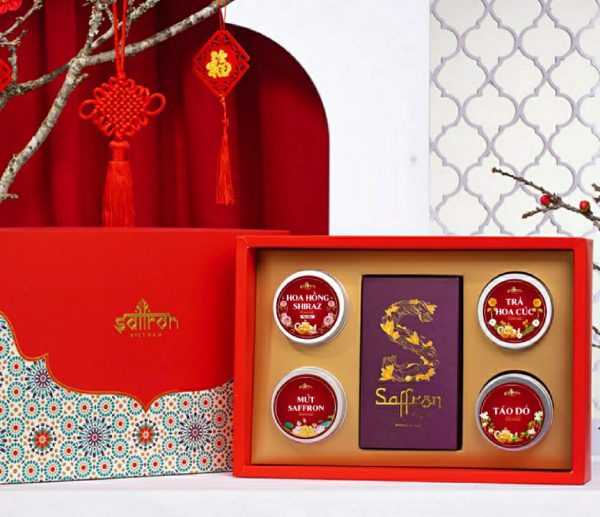 Hộp quà Nhụy hoa nghệ tây Shyam với mứt Sen và Trà hoa